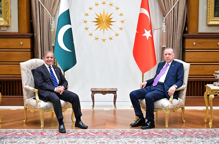 ترکیہ دورہ، وزیراعظم شہباز شریف کی ترک صدر سے ملاقات