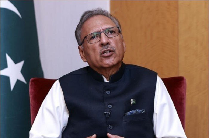 فوج محب وطن ہے، عمران اپنے بیان کی خود وضاحت کریں، صدر مملکت