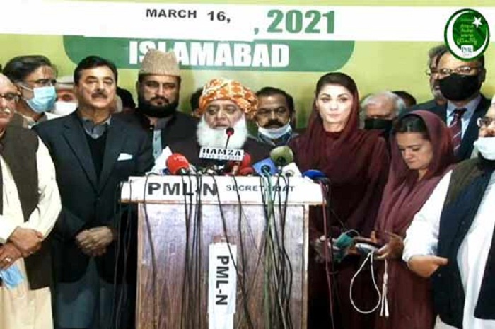 ’’استعفوں پر اختلافات: پی ڈی ایم کا لانگ مارچ ملتوی‘‘