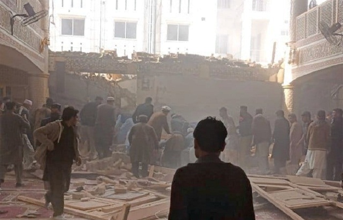 پشاور: پولیس لائنز مسجد میں خودکش دھماکا، 32 شہید
