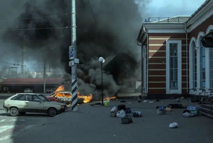 روسی فوج کا یوکرین میں 5 ریلوے اسٹیشنز پر حملہ، 3 مسافر ہلاک