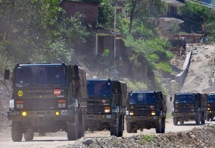 بھارتی فوج کے ٹرک کو حادثہ: 3 افسران سمیت 16 اہلکار ہلاک