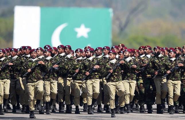 بجٹ 23-2022: ملکی دفاع کے لیے ایک ہزار 523 ارب روپے مختص