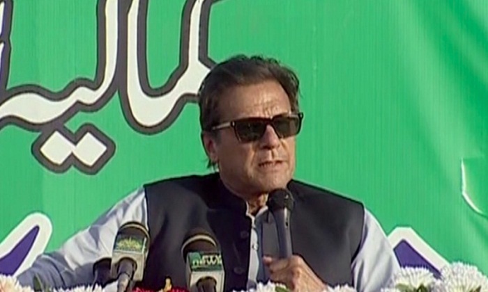 نواز شریف واپس آیا تو عدلیہ اور فوج پر حملے کرے گا، عمران خان