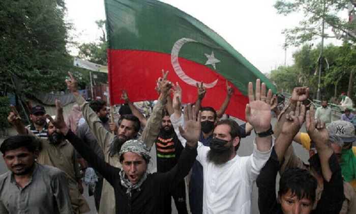 پی ٹی آئی نے کارکنوں کو اسلام آباد پہنچنے کی کال دے دی